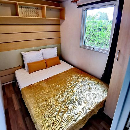 Hotel A Deux Pas Du Lac Ardres Zewnętrze zdjęcie